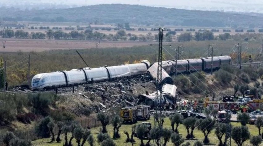 Tragjedia hekurudhore në Spanjë: Audio-regjistrimet zbulojnë urdhrin fatal të kontrollorëve para përplasjes së trenave