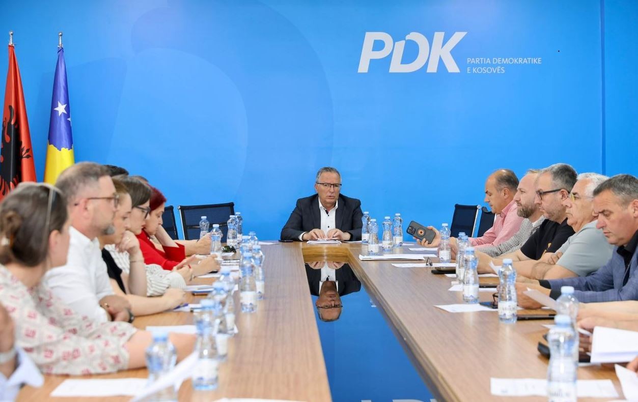 Tensione politike për Specialen dhe Presidentin: PDK mbledh strukturat drejtuese pas dështimit të marrëveshjes me Kurtin