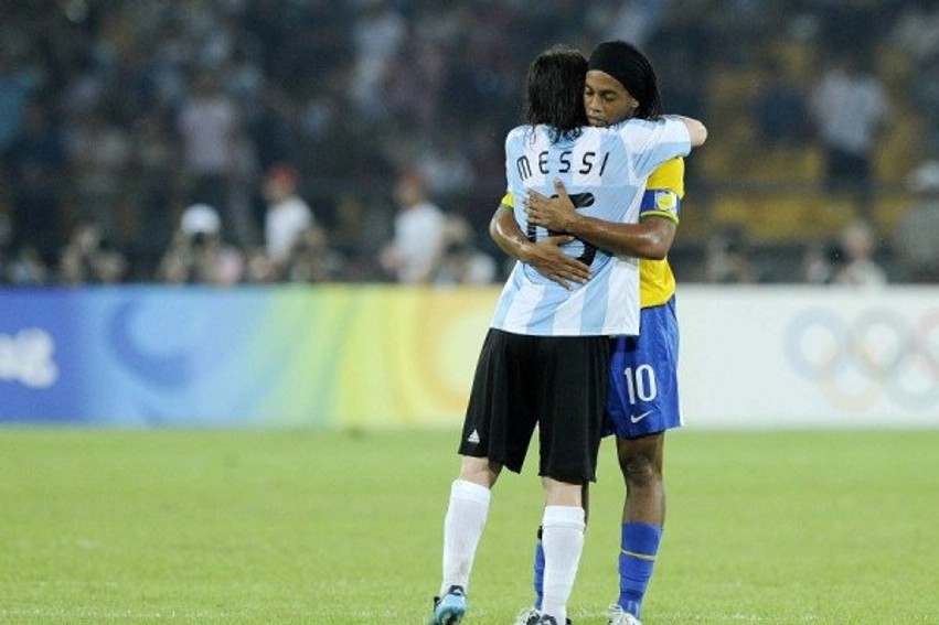 Lidhja e veçantë: Ronaldinho i dedikon fjalë zemre Lionel Messit