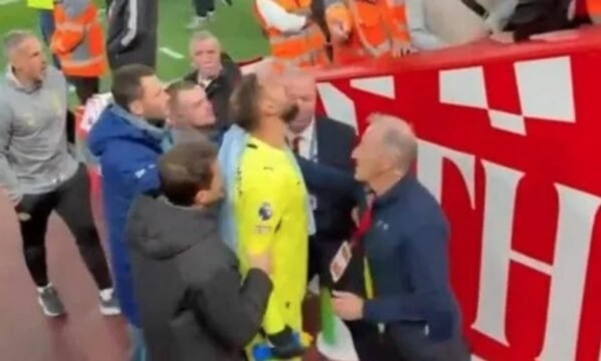 Incident në Anfield: Gianluigi Donnarumma përplaset verbalisht me një tifoz të Liverpoolit