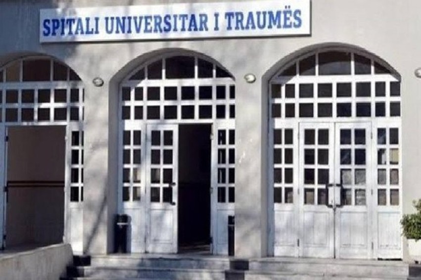 Protesta në Tiranë: Tre të lënduar përfundojnë në Traumë, mes tyre një 15-vjeçar dhe një punonjëse e medias