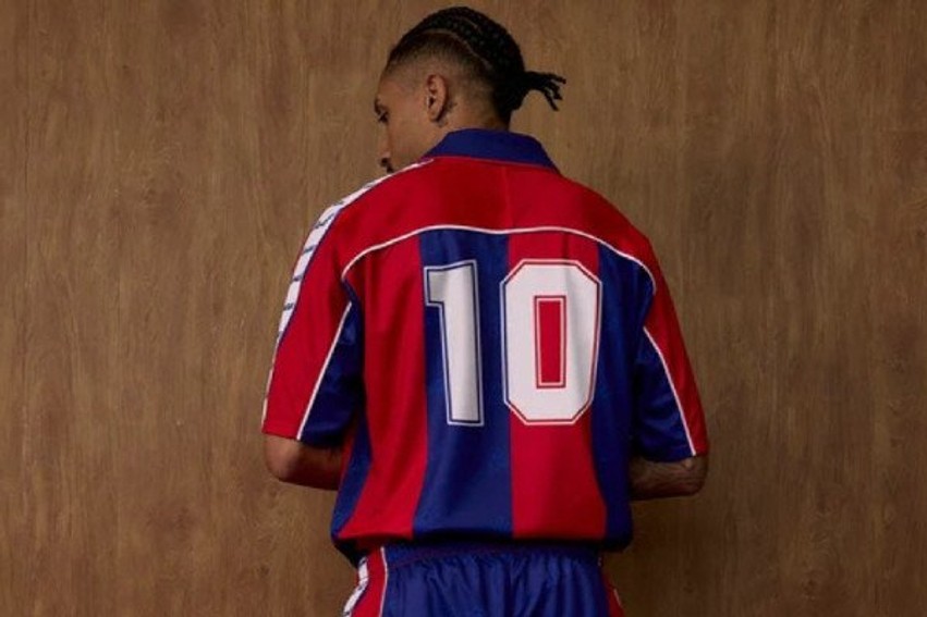 Nostalgji te Barça: Klubi katalanas lançon koleksionin e ri të frymëzuar nga vitet '90