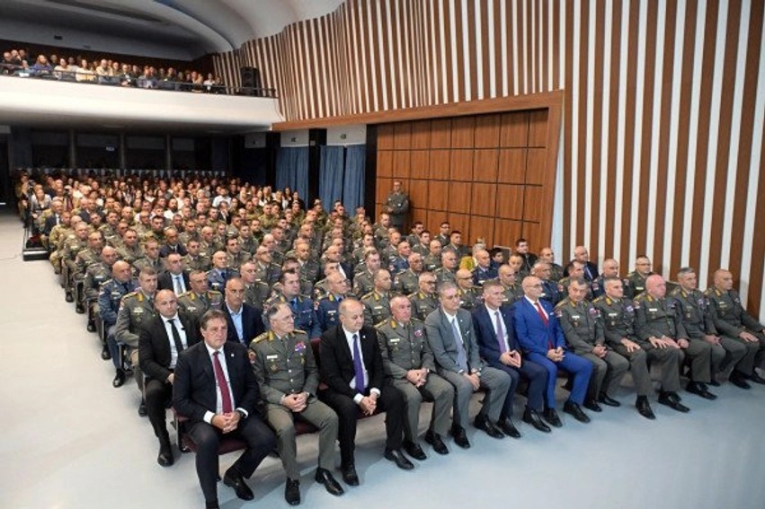Vula e propagandës zyrtare: Serbia promovon dokumentarin e ish-gjeneralit të dënuar për krime lufte