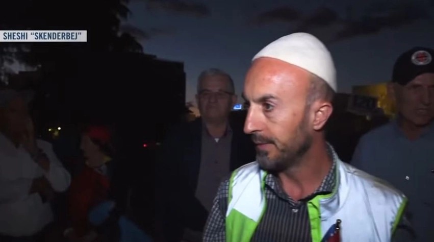 Protesta para Kryeministrisë: Aktivisti Kola lëshon akuza të forta ndaj Ramës dhe përmend skandalin e Vlora Hysenit