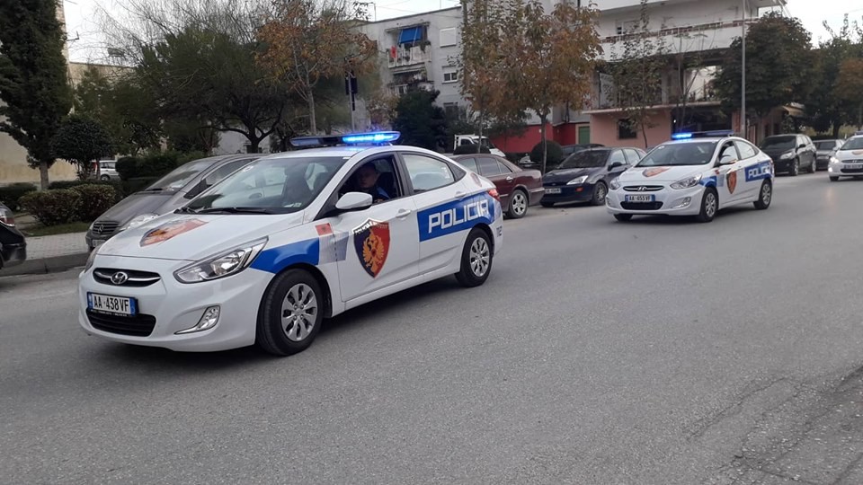 Goditet rrjeti i shpërndarjes së lëndëve narkotike në Shkodër, vihet në pranga 28-vjeçari që vepronte pranë shkollave