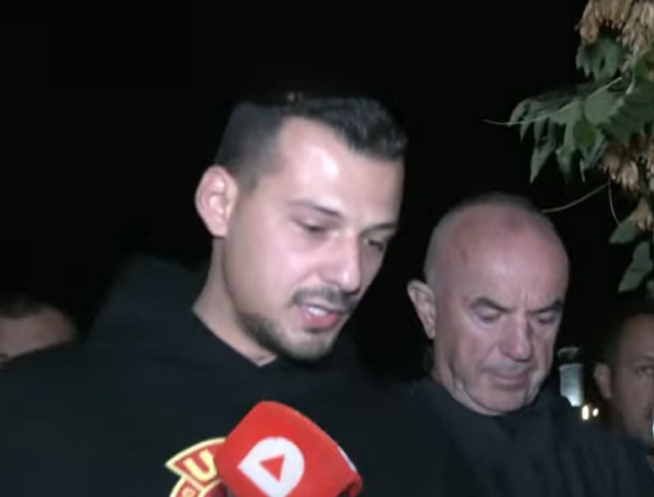 Thirrje nga protesta: Endrit Thaçi kërkon bashkimin e partive për ndryshimin e Ligjit për Gjykatën Speciale