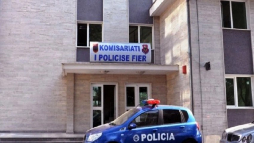 Operacioni “Këmbimi” në Fier: Kërcënuan një 28-vjeçar për borxh, vihet në pranga 34-vjeçari, shpallet në kërkim bashkëpunëtori