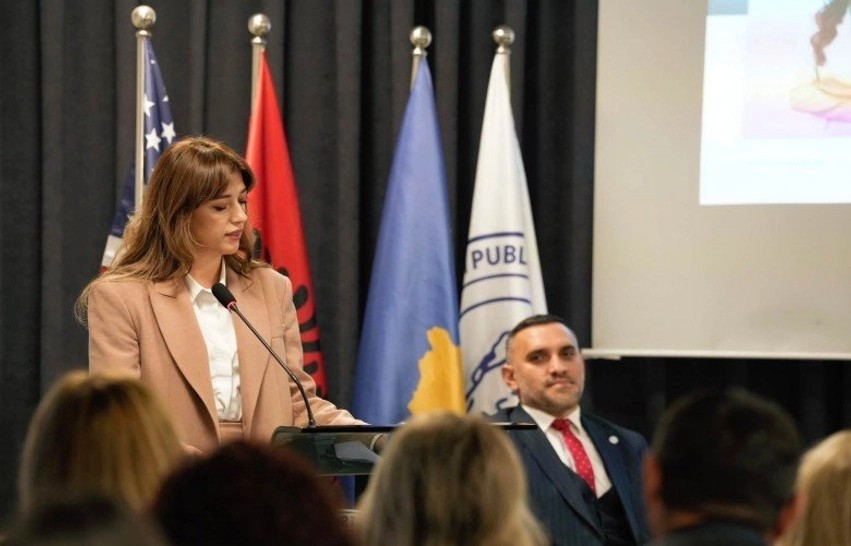 Demokracia parlamentare dhe e ardhmja euroatlantike në fokusin e bashkëbisedimit të Albulena Haxhiut me studentët në Gjilan