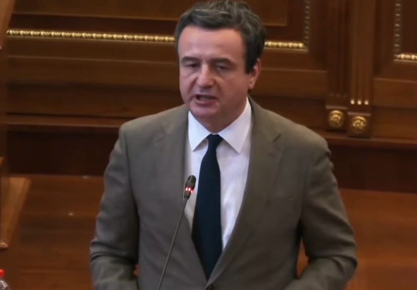 Kurti nga Kuvendi: Ushtria Çlirimtare e Kosovës nuk mund të gjykohet