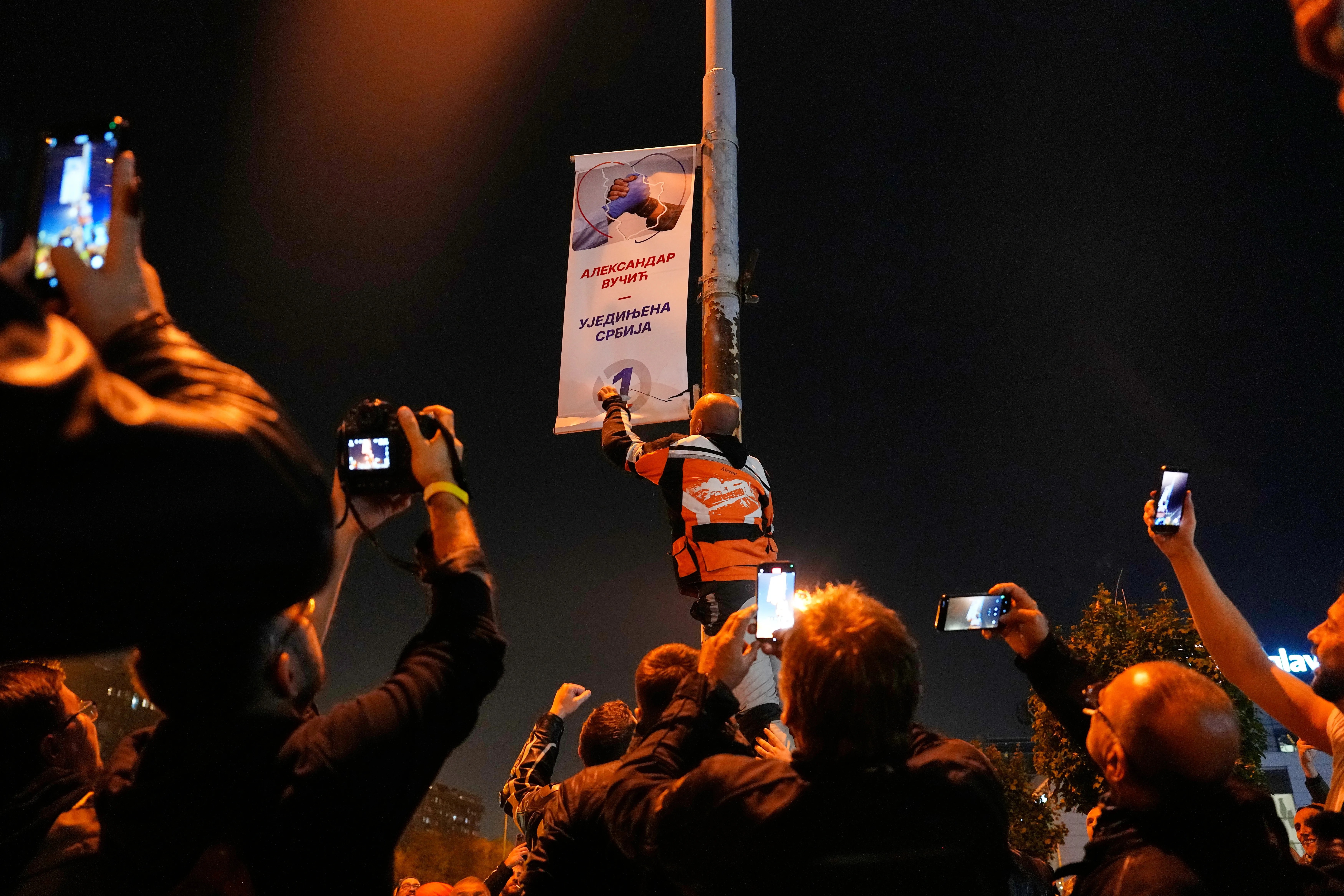 Kthesa historike në Serbi: Si lëvizja studentore mposhti Aleksandar Vuçiqin pas 12 vitesh në pushtet