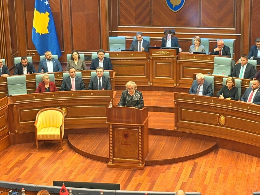Justina Shiroka-Pula merr zyrtarisht detyrën e Presidentes së Kosovës pas betimit solemn