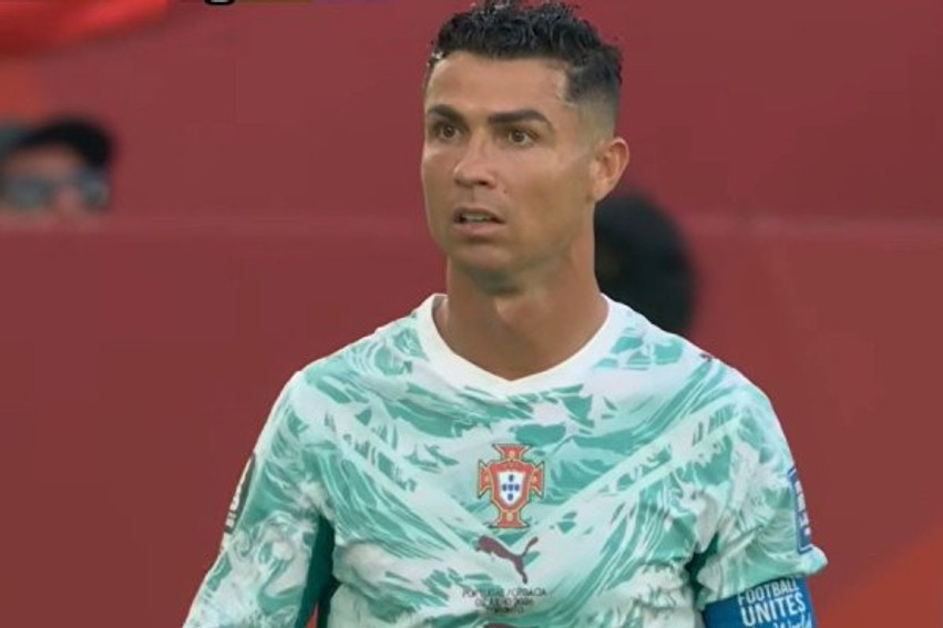 Anketë historike: Cristiano Ronaldo shkëputet ndjeshëm nga Lionel Messi për 'Topin e Artë të të gjitha kohërave'