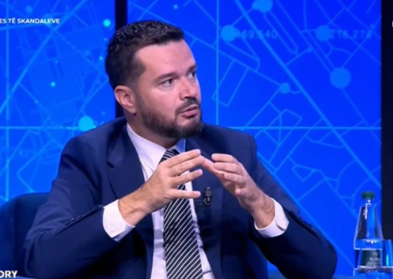 Skandali me pamjet intime, Arjan Curri: Janë edhe 18 video aktive, lufta fshihet pas fondeve milionëshe
