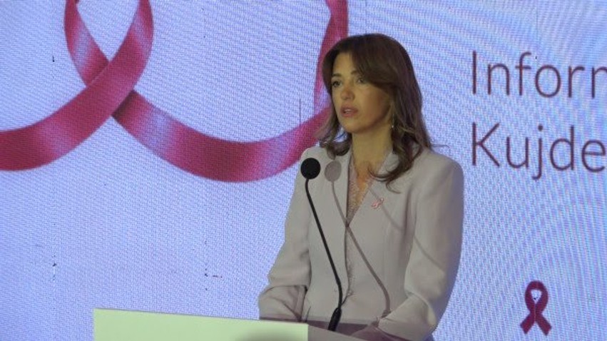 Mbështetje për pacientet në “Tetorin Rozë”: Haxhiu dhe Vitia vizitojnë Klinikën e Onkologjisë