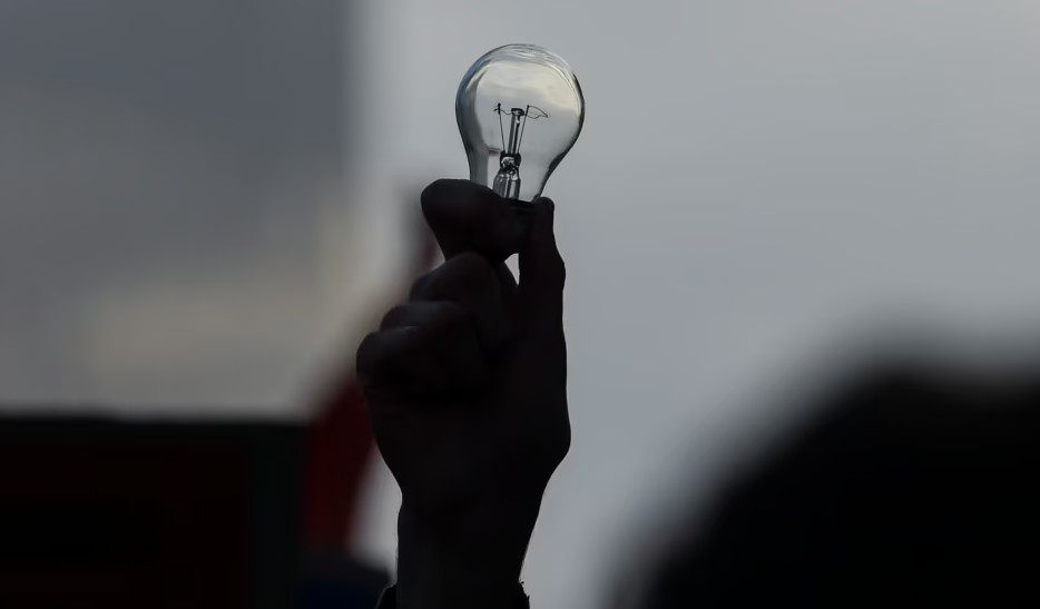 Mbështetje për qytetarët: Qeveria ndan afro 15 milionë euro për lehtësimin e faturave të energjisë