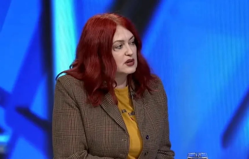 Eliza Hoxha zbulon emrin e deputetit që i besoi votën për postin e Presidentes