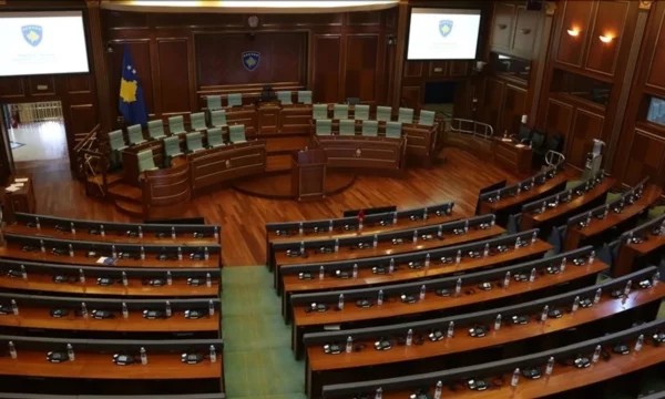 Seancë e jashtëzakonshme e Kuvendit: Në fokus Ligji për Specialen dhe 21 pika të tjera në rend dite