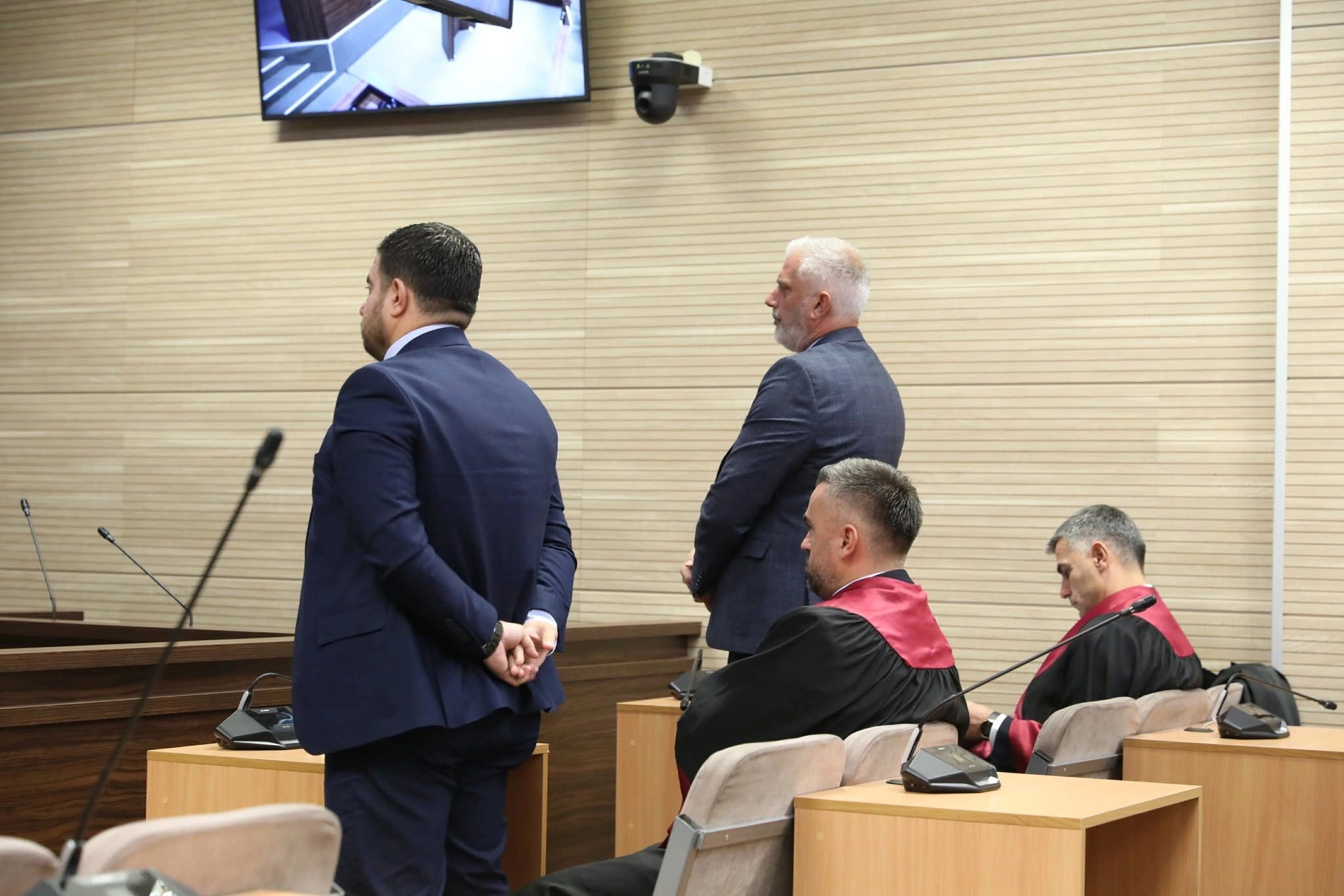 Aktakuza për korrupsion: Qeveria merr vendimin për largimin e Hysen Muzliukajt nga drejtimi i IAP-së