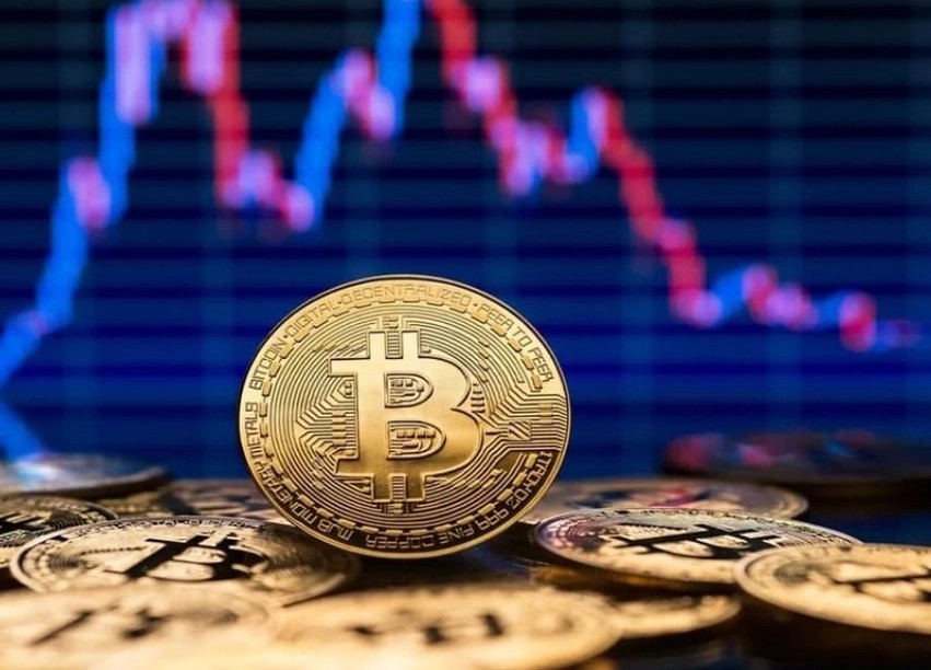 Tregu i kriptomonedhave nën lupë: Pse po frenohet Bitcoin dhe çfarë paralajmërojnë analistët?