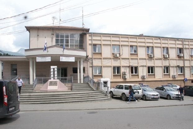 Klinë: Policia kap në flagrancë dy persona që dogjën hamulloret, secili gjobitet me nga 500 euro