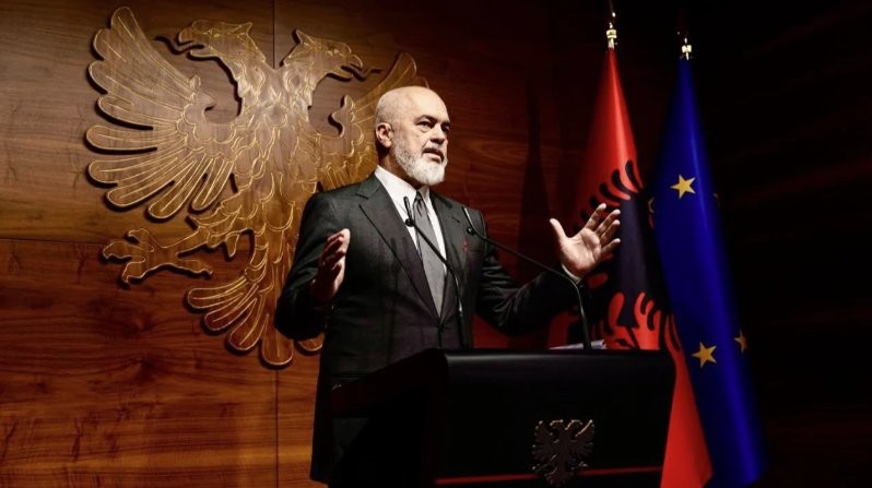 “Nuk ekziston asnjë provë” – Edi Rama hedh poshtë akuzat për korrupsion dhe mbrojtje të paligjshme