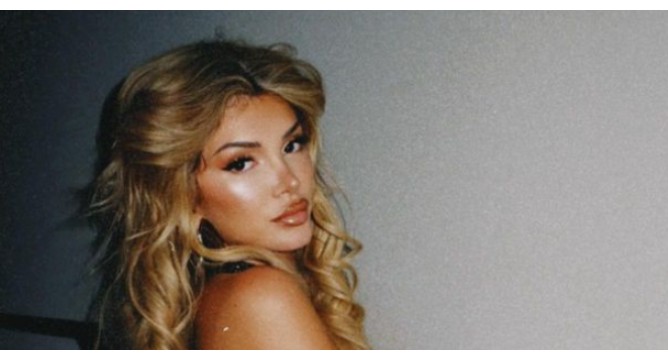 Në dhomën e gjumit, Era Istrefi tërhiqet nga eleganca dhe provokimi