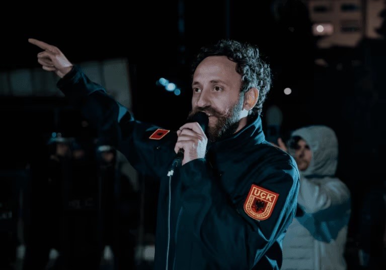 Tension para Kuvendit: Organizatori i protestës lëshon ultimatum për ligjin e UÇK-së