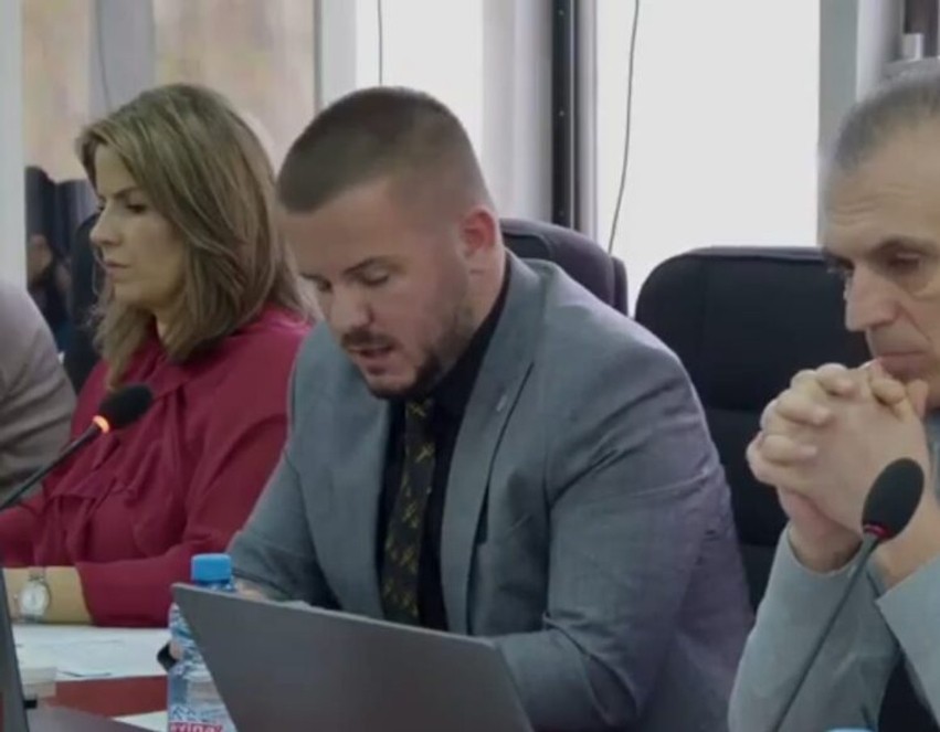 Nga premtimi i transportit falas te shtrenjtimi i biletave: Mustafi kërkon llogari në Kumanovë