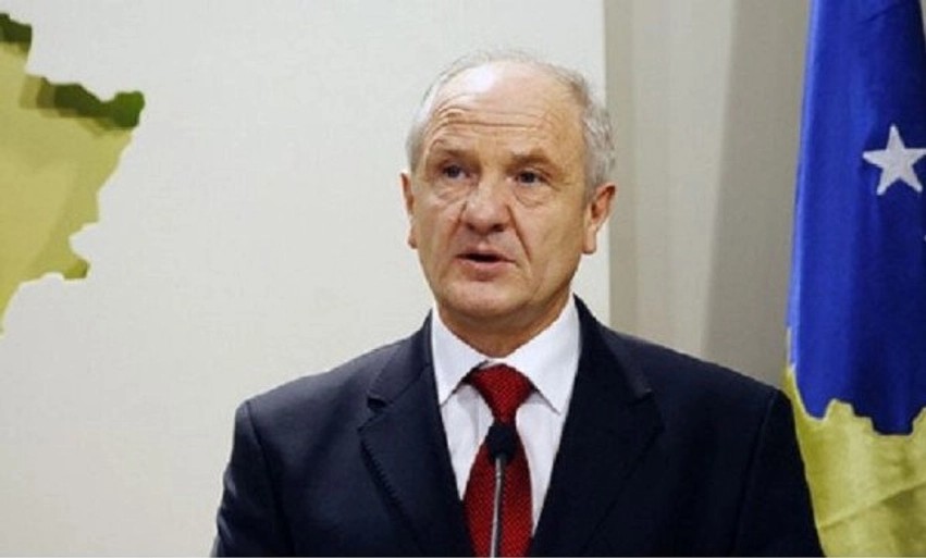 Data historike: 16 vjet nga dorëheqja bujshme e Fatmir Sejdiut nga posti i presidentit