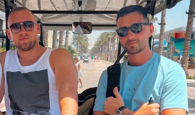 “Mbetën në gjysmë shumë ëndrra” – Egzoni rrëfen dhimbjen e thellë pas humbjes tragjike të mikut të tij, Laurent Krasniqit