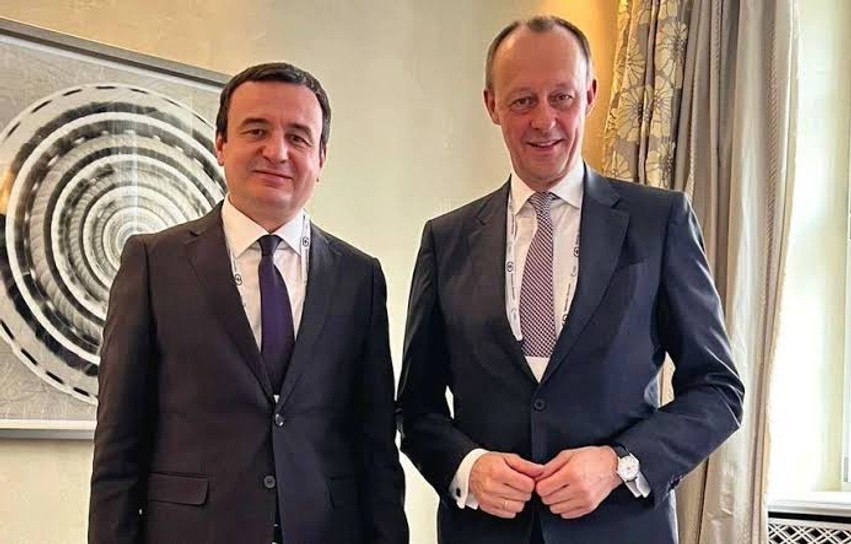 Gjermania rikonfirmon mbështetjen për Kosovën: Kancelari Merz uron kryeministrin Kurti për mandatin e ri