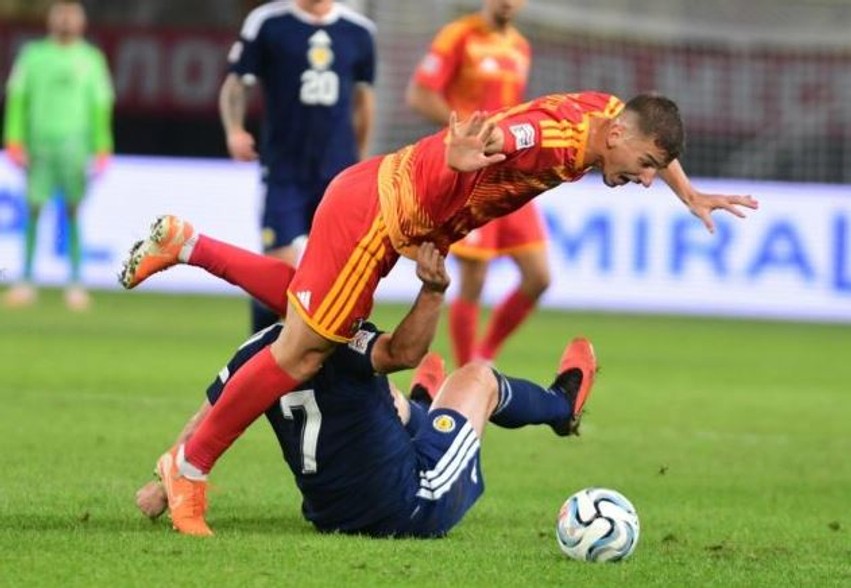 Skocia merr fitore bindëse në Shkup, katër futbollistët shqiptarë startojnë për Maqedoninë e Veriut