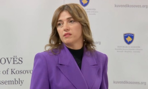 Refuzimi nga familjarët e krerëve të UÇK-së, Albulena Haxhiu flet për takimin e anuluar dhe protestat