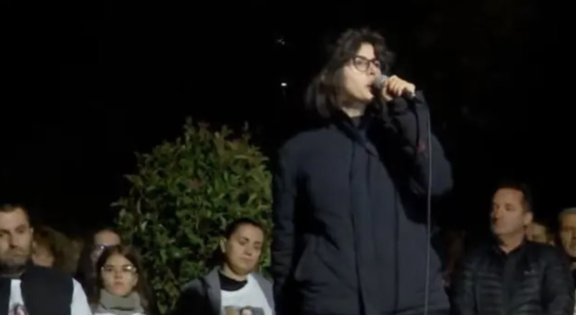 Kërkesë e prerë nga protesta: Shkarkoni Gërvallën dhe Sveçlën, ose do t'ju detyrojmë ta bëni