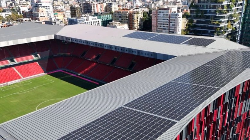 Hap i ri përpara nga FSHF, miratohet zgjerimi i paneve diellore në stadiumin “Air Albania”