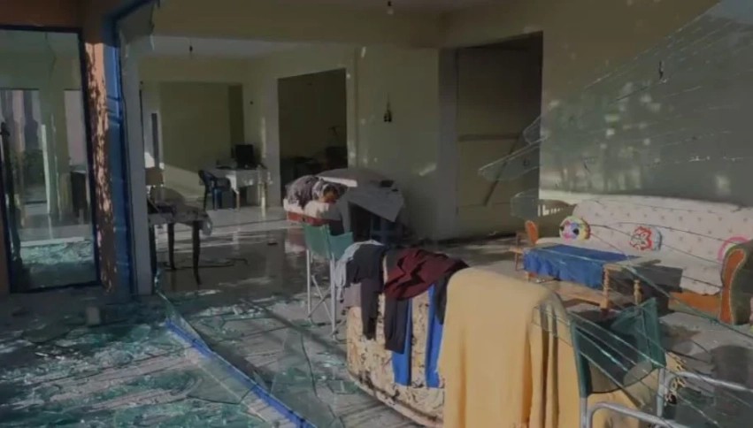 Tragjedi në Roskovec: Shpërthimi i sobës me gaz plagos rëndë 75-vjeçaren dhe shkatërron pjesërisht banesën