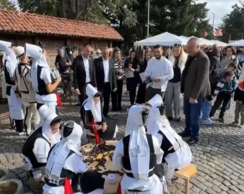 Tradita dhe eksporti bashkohen në Deçan: Ferma vendase shpalos prodhimet bio në panairin e sivjetmë