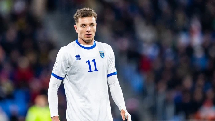 Fisnik Asllani i bashkohet mesazhit për çlirimtarët: Liria Ka Emër