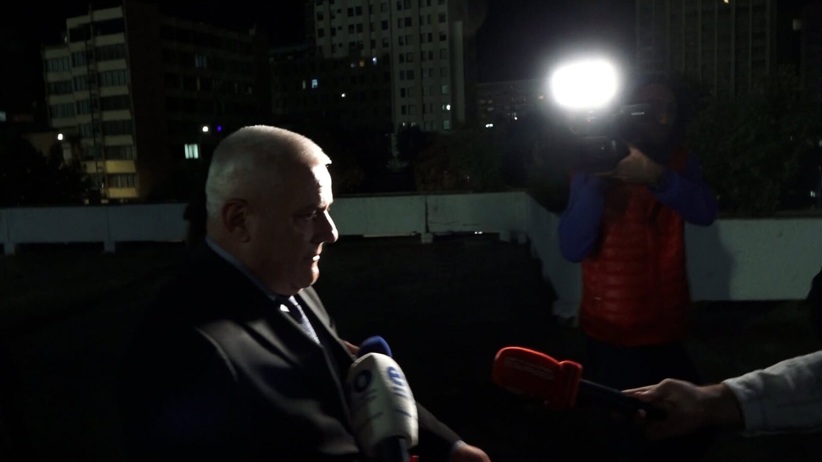 Si Kurti, edhe Xhelal Sveçla ‘çele guri gojën’ për nismën e PDK-së rreth Speciales