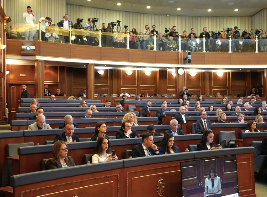 Votimi unanim për Gjykatën Speciale dhe dilemat e LDK-së: A ndryshuan qëndrimet e partive?