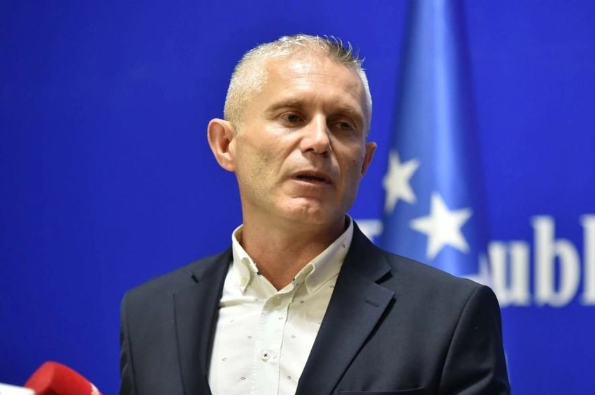 “Kërcënim i hapur nga Kremlini dhe Beogradi” – Reagon ashpër deputeti Ramadani pas deklaratës së Zaharovës
