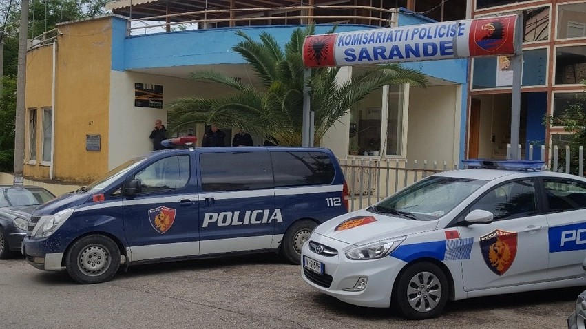 Ekstradim drejt Shqipërisë: Kapen në Greqi autori i dyshuar i vrasjes së Rexhep Ismailit dhe bashkëpunëtori i tij
