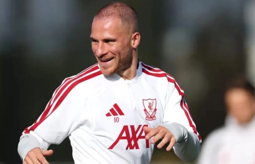 E ardhmja e Alexis Mac Allister në dyshim te Liverpooli, Real Madridi përgatit terrenin për mesfushorin