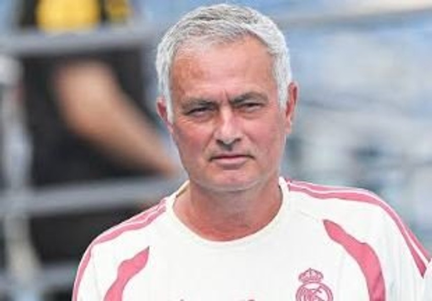 Real Madridi nën shënjestrën e Mourinhos: Trajneri portugez kërkon mesfushorin e Napolit