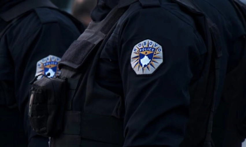 Sulm me armë të ftohtë në Leposaviq: Prangoset e dyshuara pas dhunës ndaj një personi dhe një policeje