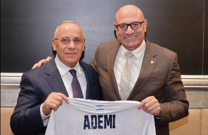 Diplomaci sportive në Debrecen: Krerët e federatave të Kosovës dhe Izraelit shtrëngojnë duart para duelit