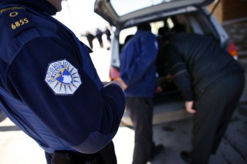Gjakovë: Vihet në pranga personi i dyshuar për grabitjen e armatosur në një filial biznesi