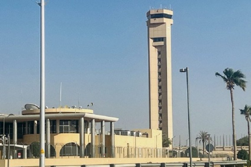 Situatë alarmante në Riad: Aeroporti Ndërkombëtar goditet sërish nga një predhë