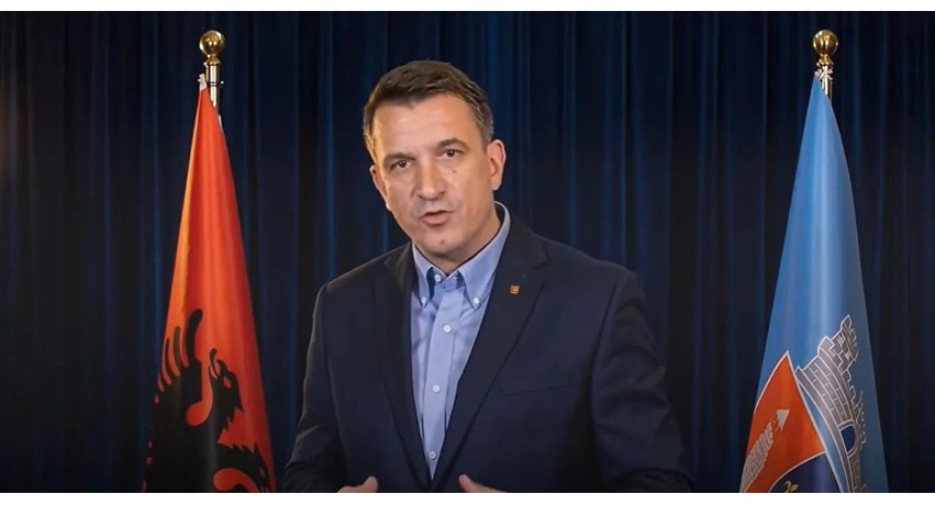 Nga qelia e paraburgimit, Veliaj lëshon mesazhin e gjeneruar me AI: Dreka falas për çdo nxënës dhe vizioni për Tiranën
