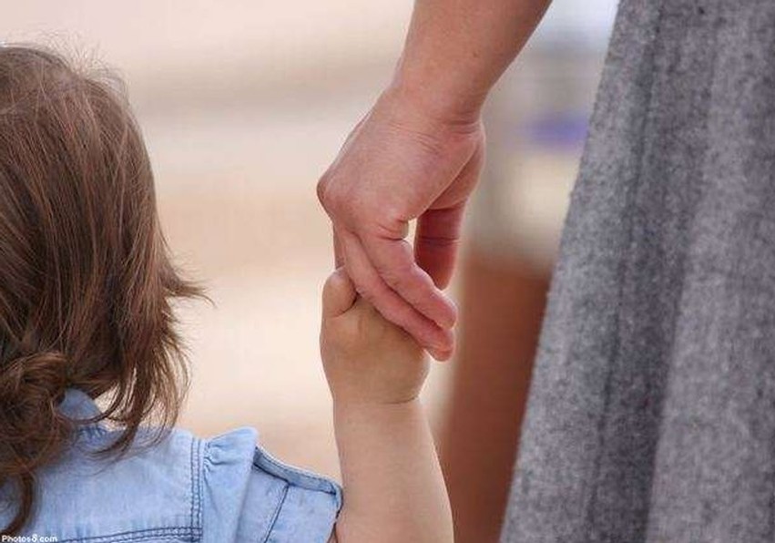 Dhunë në një kopsht në Fier: Edukatorja dyshohet se keqtrajtoi 4-vjeçarin, nëna reagon duke e rrahur